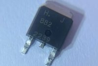 Persamaan Transistor H882