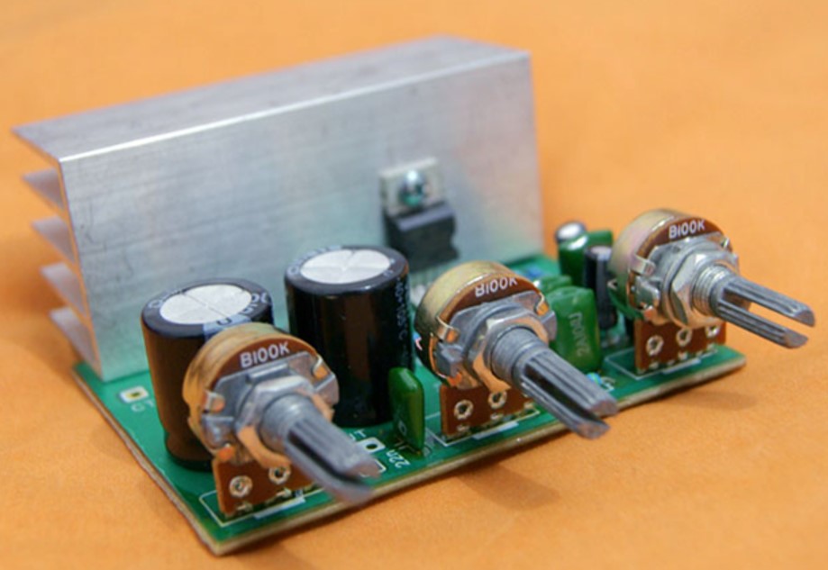 Skema Rangkaian Power Amplifier